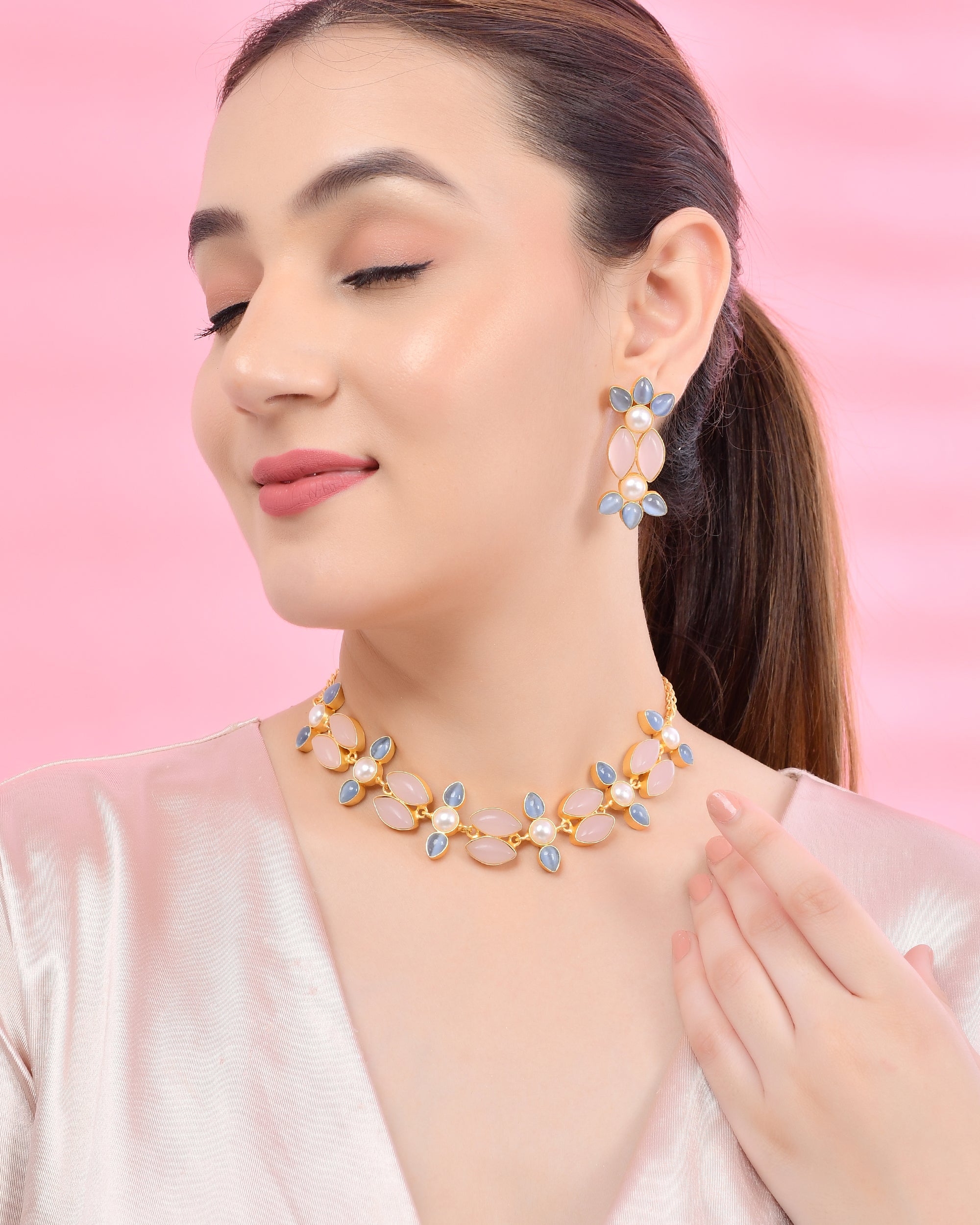 DAZZLING MULTI COLOUR NECKLACE